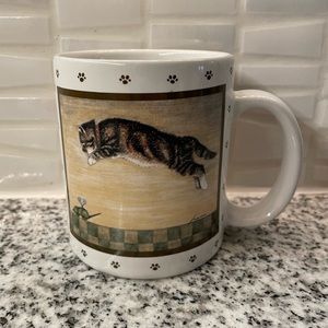 Vintage 1986 Lowell Herrero Tabby Cat Pouncing on Mouse Mug